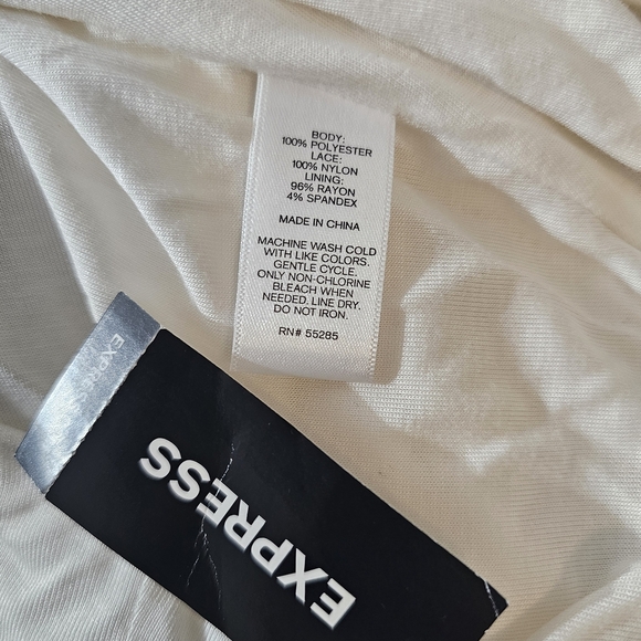 Express NWT Skirt Size 0 White Pleated Lace - Picture 5 of 9